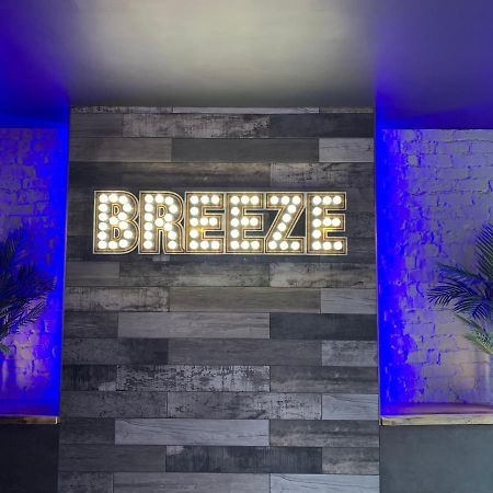 Breeze Suites - Luxury Group Accom - Sleeps 19 Блекпул Екстериор снимка