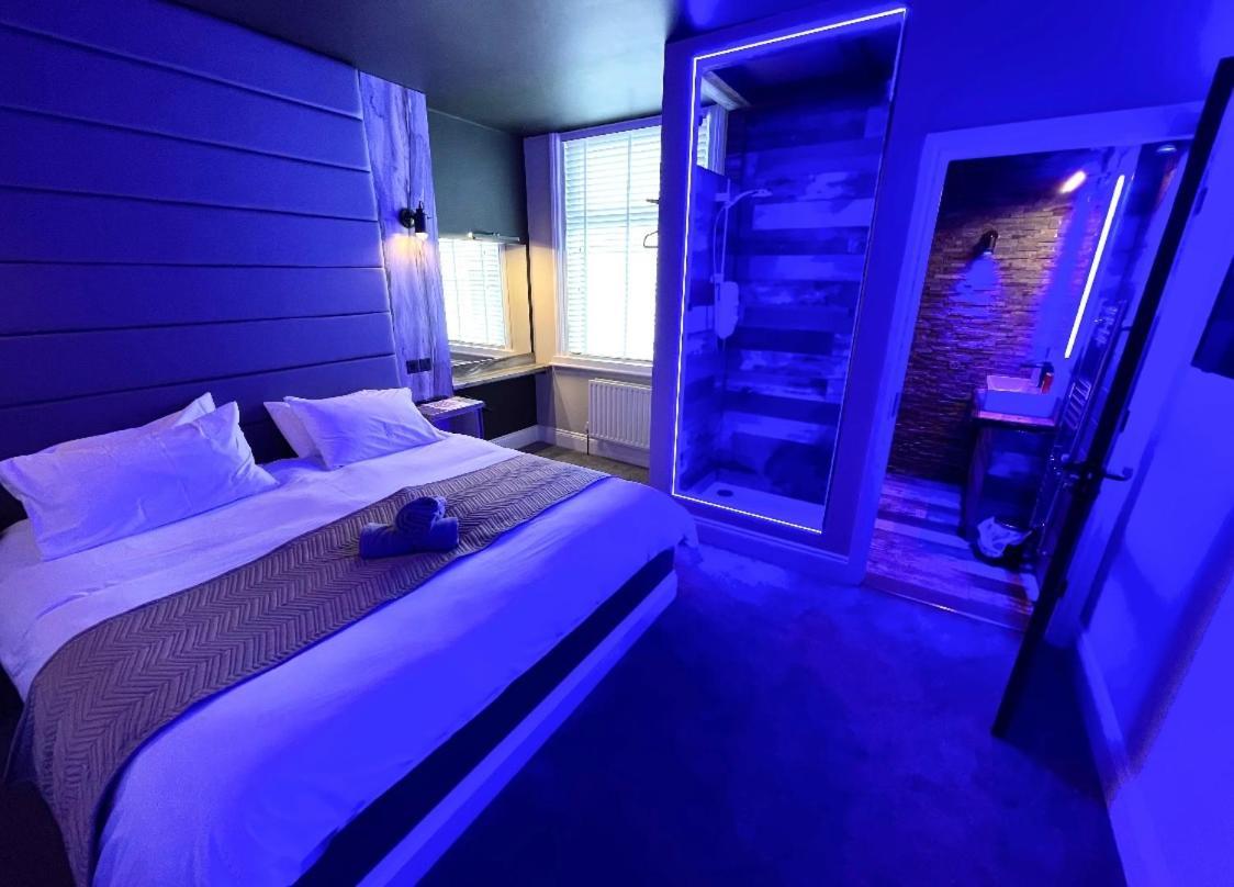 Breeze Suites - Luxury Group Accom - Sleeps 19 Блекпул Екстериор снимка