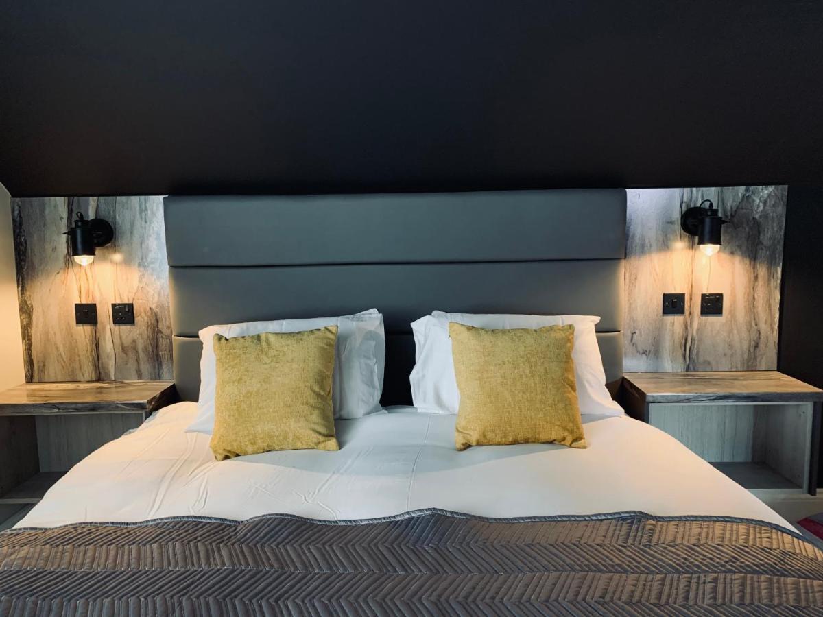 Breeze Suites - Luxury Group Accom - Sleeps 19 Блекпул Екстериор снимка