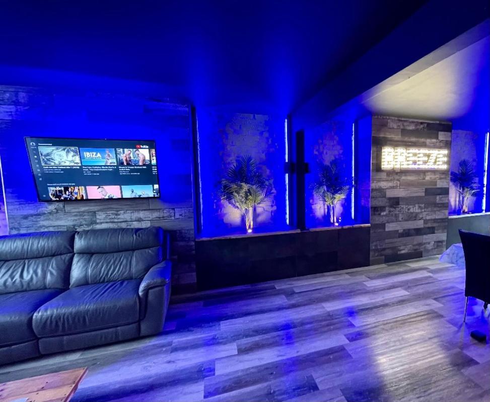 Breeze Suites - Luxury Group Accom - Sleeps 19 Блекпул Екстериор снимка