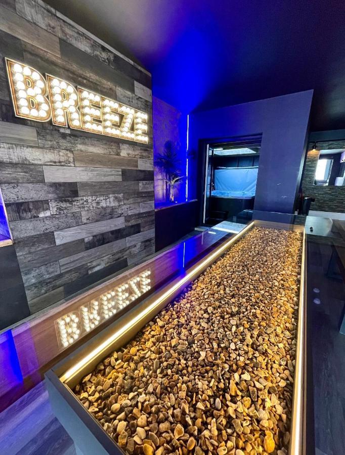 Breeze Suites - Luxury Group Accom - Sleeps 19 Блекпул Екстериор снимка