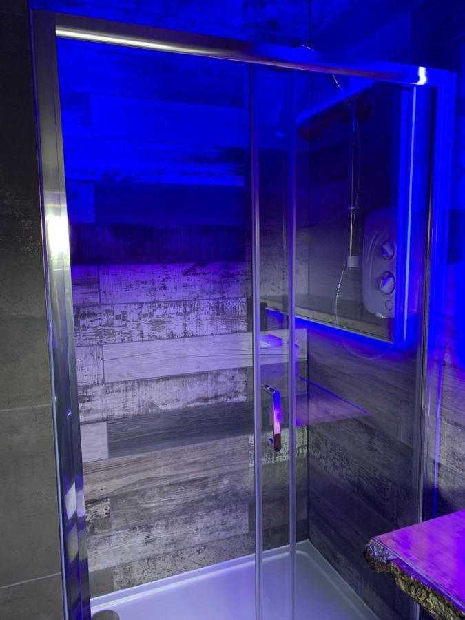 Breeze Suites - Luxury Group Accom - Sleeps 19 Блекпул Екстериор снимка
