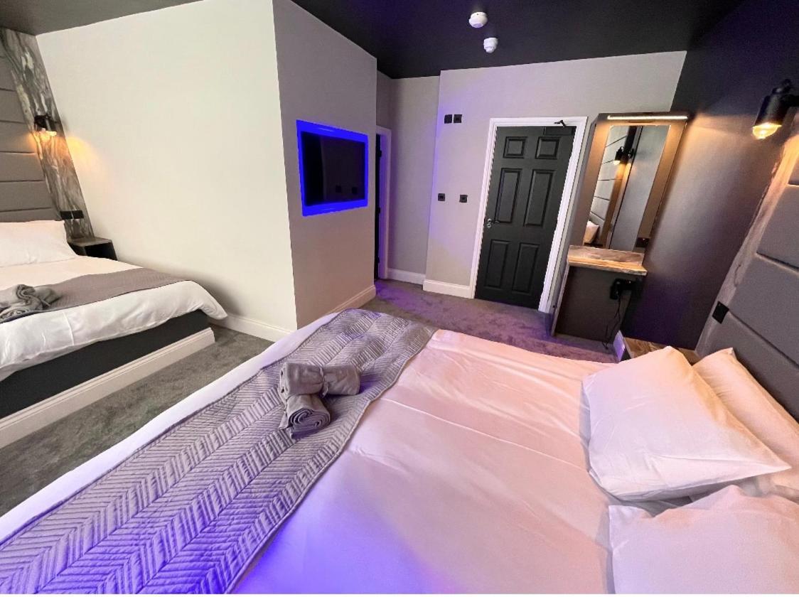 Breeze Suites - Luxury Group Accom - Sleeps 19 Блекпул Екстериор снимка